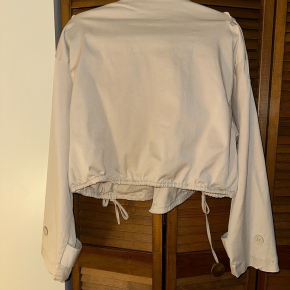 Cropped Trench Coat - Picture 5 of 5